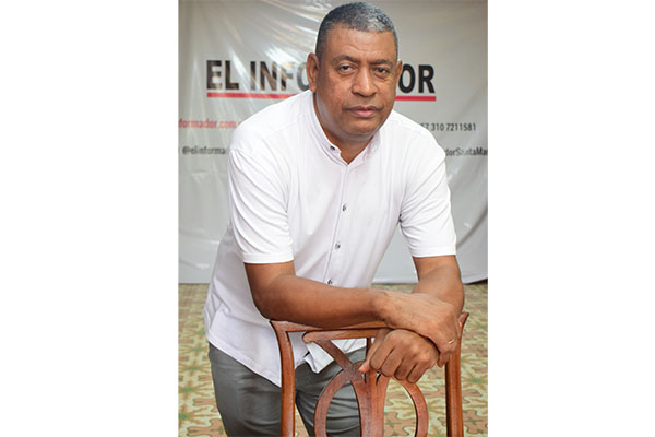 Mauris González Fajardo, Jefe de  Redacción.