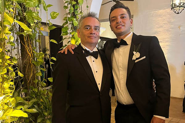Bernardo España Sánchez, un ejemplo de éxito profesional construido sobre sólidos valores y principios, en la imagen se encuentra con su hijo José Andrés España.