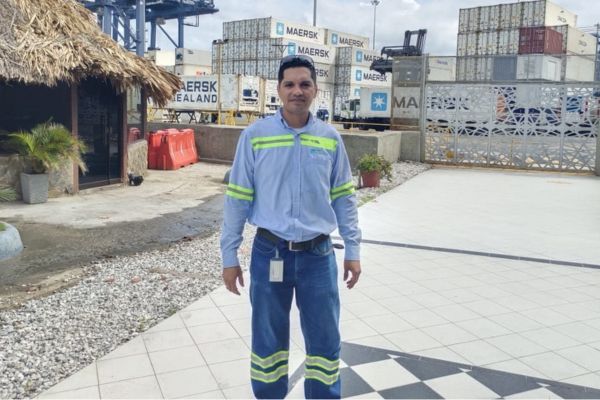Javier Loaiza Quiñones, jefe de Almacén de la Sociedad Portuaria de Santa Marta.  