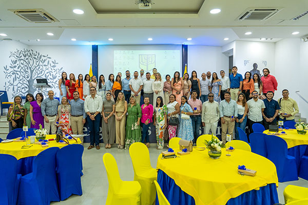 En la grafica los asistentes al Encuentro de Egresados del Programa de Derecho de La Universidad Sergio Arboleda