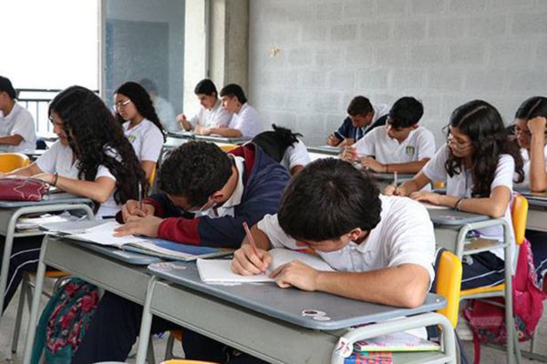 Los alumnos del departamento regresan a clases en medio de problemas en la infraestructura de las Instituciones Públicas. 