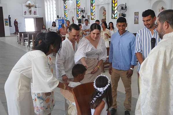 Bautizado Noah Gómez Aténcio, sus padres Andres Gómez y Maira Atencio, los padrinos Jaime Atencio, Ana Gabriela Moreno, Andrés Felipe Atencio y Claudia Gómez Parra, la ceremonia fue en la parroquia la Candelaría del Barrio María Eugenia.