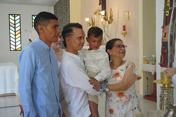 Padrinos Claudia Gómez Parra, Jaime Atencio, Andrés Felipe Atencio y Ana Gabriela Moreno Ropaín.