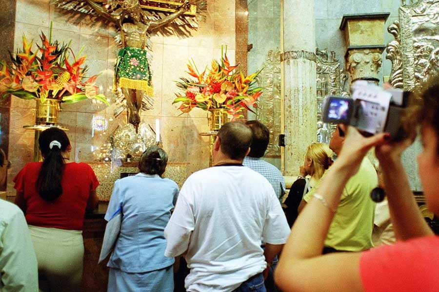 Uno de los principales atractivos turísticos del departamento del Valle del Cauca es visitar la iglesia del Señor de los Milagros en Buga. 