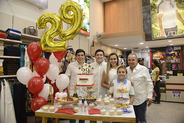  Daniel Cobos Reyes, Germán Cobos Reyes, Diana Milena Reyes Avendaño, Santiago Cobos Reyes y Elías Cobos Muñoz.
