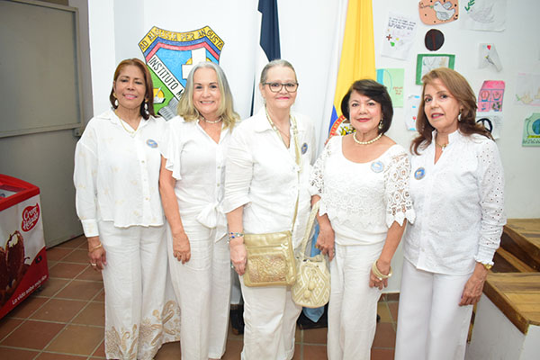 Claudia Santos, Natalia De La Hoz, Judith Vives, Úrsula Jaramillo y Ana De Lourdes Cotes