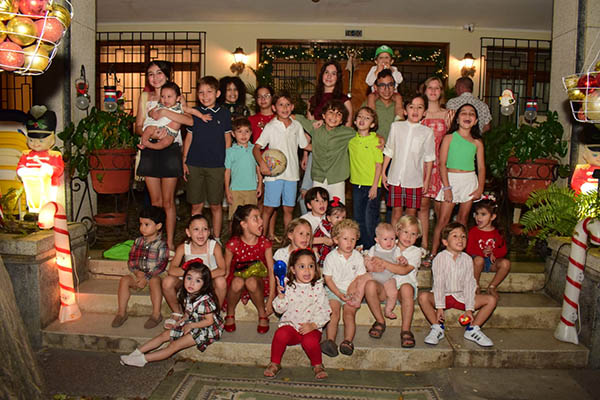 Mariana Succar, Lorenzo Miguel, Emilio, Joaquín y Manuel Sánchez Suárez, Sofia Vives, Mariana y Luciana Lacouture, Alfredo y Joaquín Campo, Juan Pablo, Alberto Mario y Vera Vives, Juliana y Elena Succar, Sienna Maya; María Paulina y Matilde Forero, Alfonso Pablo y Pedro Felipe González Campo, Eduardo Carlos, Miguel Juan, Ignacio José Campo Méndez, David Pérez Vives, Luca y Antonella Severini; Victoria y Fátima Quintero. 