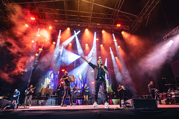 Jorge Celedón en su presentación en la Feria de Manizales 