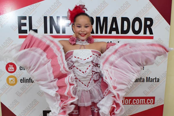 Lucia Zagarra Cuello, reina infantil del Carnaval de Santa Marta. 