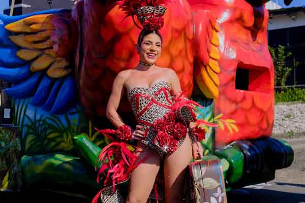 Alexsandra Estarita Villa, Reina del Carnaval de la 44.