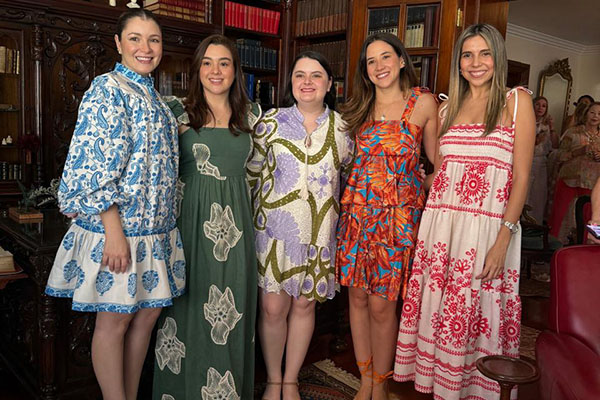 Ana María Succar Vives, Cristina Arias Vives, Lucia de Fátima Bateman Vives, Clara María De Vengoechea y Erica Reyes de Miranda. Ana María Succar Vives, Cristina Arias Vives, Lucia de Fátima Bateman Vives, Clara María De Vengoechea y Erica Reyes de Miranda.