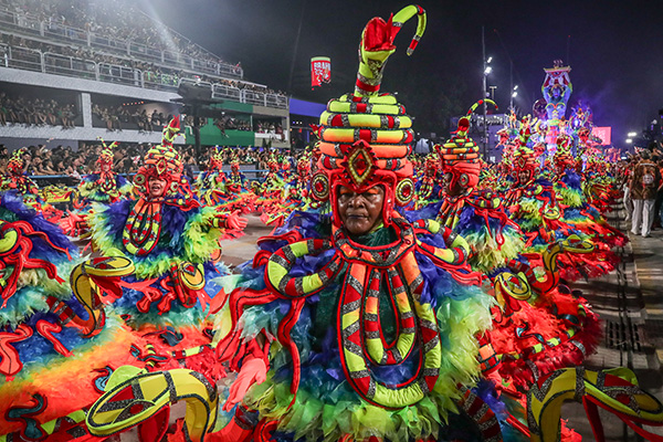 A dos semanas del inicio del carnaval, la musa participó en el último ensayo de Grande Río en su sede, en Duque de Caxias, un populoso municipio vecino a Río de Janeiro.