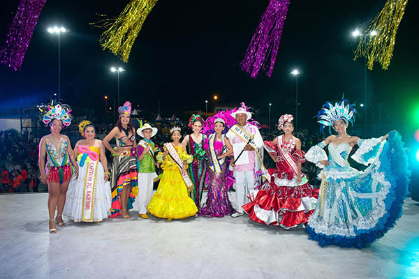 Las reinas de cada municipio están listas para declarar la alegría, luciendo la corona derrochar todo su carisma y talento en estas festividades. Las reinas de cada municipio están listas para declarar la alegría, luciendo la corona derrochar todo su carisma y talento en estas festividades.