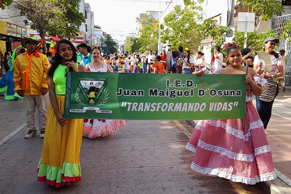 El carnavalito convocó a aproximadamente 25 instituciones públicas de la zona urbana y rural, quienes se encargaron de llevar la pedagogía y la cultura a las principales arterias de la ciudad. El carnavalito convocó a aproximadamente 25 instituciones públicas de la zona urbana y rural, quienes se encargaron de llevar la pedagogía y la cultura a las principales arterias de la ciudad.