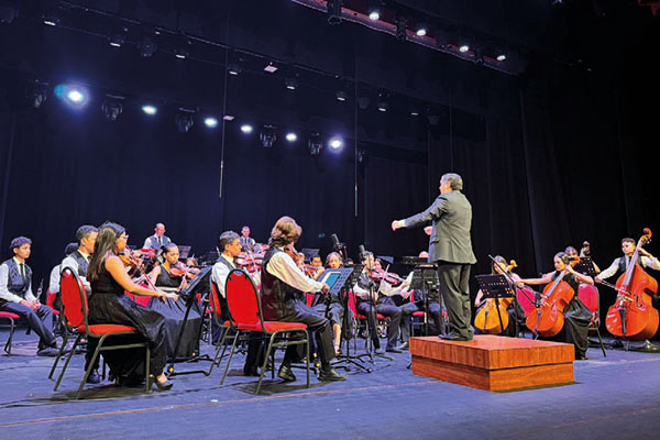 Con una fusión de ritmos caribeños y melodías clásicas, la orquesta brindará una interpretación única que evocará la esencia samaria y la conexión de la ciudad con el arte y la música. 