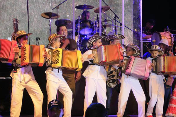 De otra parte, hasta el mediodía del sábado cinco de abril estarán abiertas las inscripciones de los concursos de la versión 58 del Festival de la Leyenda Vallenata en homenaje al Rey Vallenato Omar Geles.
