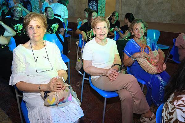 Carmen Campo, Carmen Gómez y Silvia Cuello, reflejaron la alegría del reencuentro en esta fecha tan significativa para la comunidad Presentación. Carmen Campo, Carmen Gómez y Silvia Cuello, reflejaron la alegría del reencuentro en esta fecha tan significativa para la comunidad Presentación.