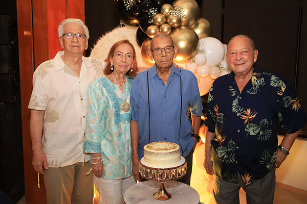 Mario Velásquez, Luis Miguel Esmeral, Nicolasa Alzamora y Carlos Mario Alzamora.