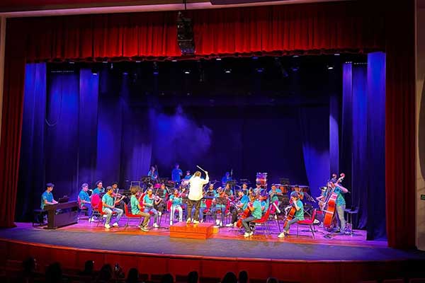 Los pequeños fueron los protagonistas y se disfrutaron cada momento de la orquesta. 