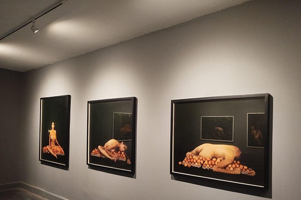 La artista visual Elsy Arango trae a Santa Marta una propuesta poética y espiritual sobre el cuerpo, la memoria y el territorio, como parte de su exposición “Desencarnar / Reencarnar”, disponible hasta el 15 de julio.