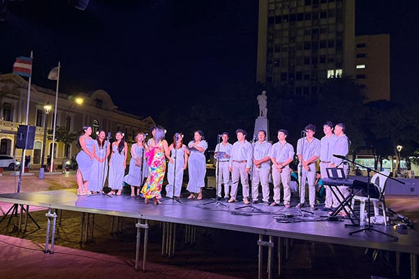 La retreta cultural, institucionalizada por Cajamag los últimos viernes de cada mes, sigue creciendo en convocatoria y contenido.