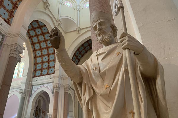 Imagen de San Agustín de Hipona, en la basílica de la ciudad natal argelina, orden que profesa León XIV. Fue allí donde escribió "Confesiones", la "Ciudad de Dios" y la mayoría de sus sermones y cartas, una producción literaria. (Foto EFE)