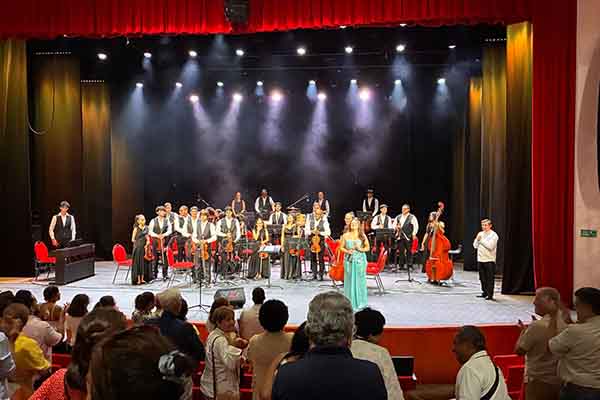 Fue un exitoso concierto de la barranquillera ‘El mar me lo cantó’ confirma que el Magdalena puede ser escenario de propuestas artísticas innovadoras. Fue un exitoso concierto de la barranquillera ‘El mar me lo cantó’ confirma que el Magdalena puede ser escenario de propuestas artísticas innovadoras.