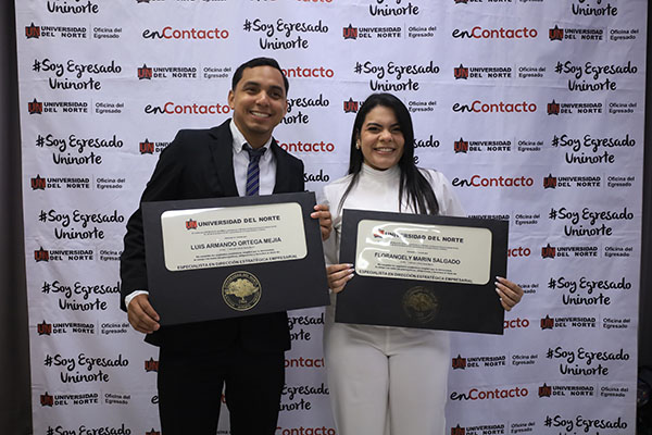 Luis Armando Ortega Mejía y Florangel Marín Salgado recibieron la titulación de Especialista en Dirección Estratégica empresaria. Luis Armando Ortega Mejía y Florangel Marín Salgado recibieron la titulación de Especialista en Dirección Estratégica empresaria.