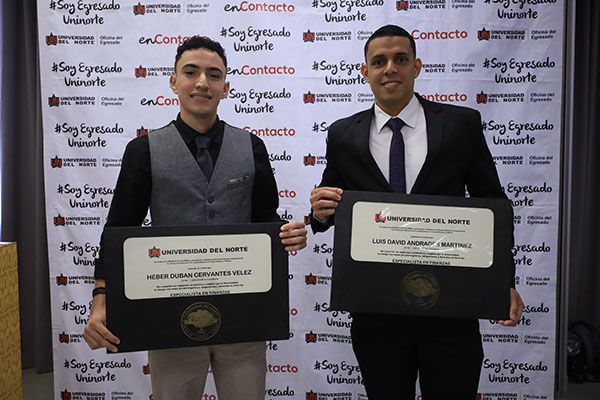 Heber Duban Cervantes Vélez junto a Luis David Andrade Martínez recibieron la titulación de Especialista en Finanzas. Heber Duban Cervantes Vélez junto a Luis David Andrade Martínez recibieron la titulación de Especialista en Finanzas.