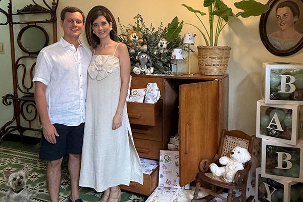 En la gráfica Osvaldo Alberto Socarrás y su esposa Ana Camila Hernández Vives, durante el baby shower para celebrar el próximo nacimiento de Ignacio. En la gráfica Osvaldo Alberto Socarrás y su esposa Ana Camila Hernández Vives, durante el baby shower para celebrar el próximo nacimiento de Ignacio.