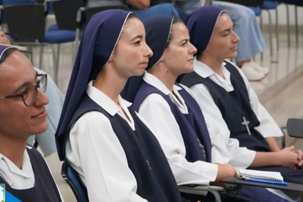 Religiosas, laicos y seminaristas de la Diócesis de Santa Marta compartieron jornadas de fe y esperanza con familias de Pivijay y Remolino. Foto: Diócesis de Santa Marta