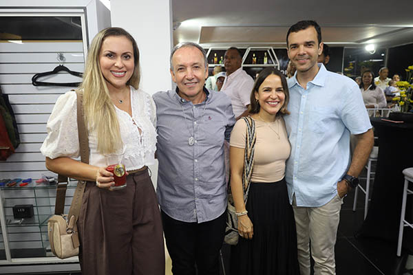 Diana Reyes, Elías Cobos, Liliana Pinedo y Eduardo Ríos en la  celebración del aniversario.