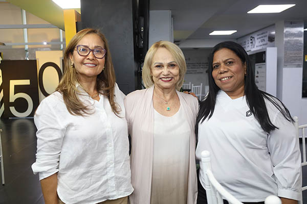 Sonia Noguera, Luz Mila Palacio y Catherine Pérez asistieron al evento conmemorativo.