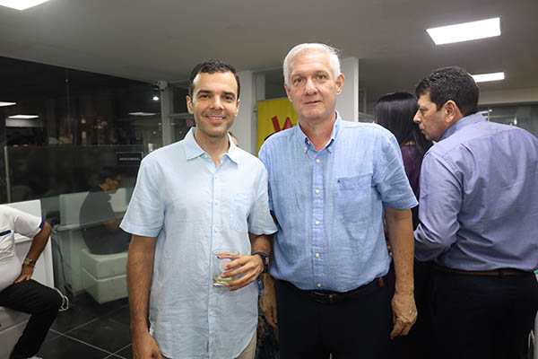 Eduardo  Vives y  Eduardo  Ríos presentes en el  aniversario de Tayrona Automotriz.