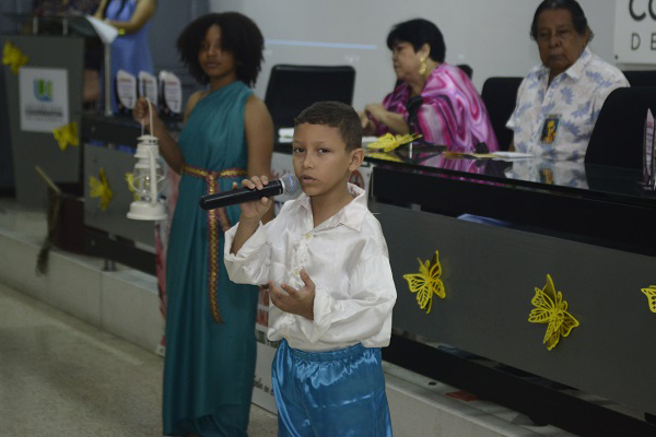 La Institución Educativa Distrital Francisco de Paula Santander ultima detalles para una nueva edición del Festival Festidena, que reunirá a estudiantes en una celebración de la poesía y la narración oral. Foto derechos reservados EL INFORMADOR