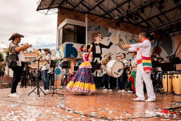 Foto Cortesía Julio Roberto Presidente Del Concurso De Bandas
