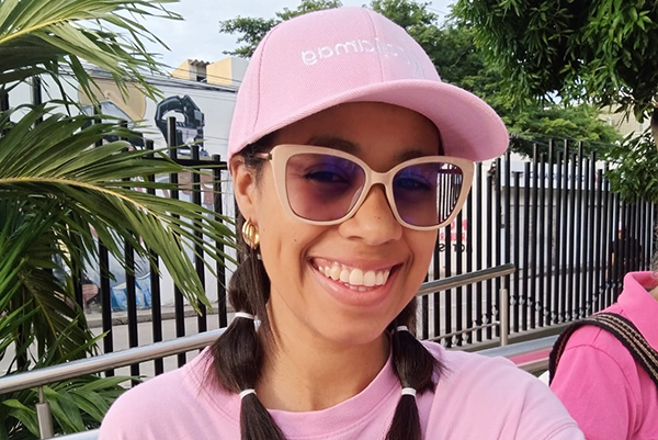 Adalgiza Pinto Pérez, sobreviviente de cáncer de mama, comparte su historia para inspirar a otras mujeres a detectar a tiempo, creer en su tratamiento y abrazar la vida con esperanza. Foto suministrada por Adalgiza 