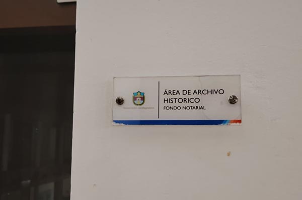 Placa de la entrada de la oficina del Archivo General dentro del edificio del antiguo Hospital San Juan de Dios. Foto derechos reservados EL INFORMADOR