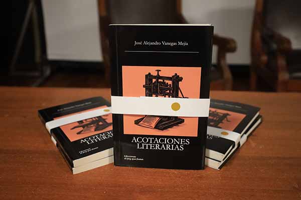 Libro Acotaciones literarias. Foto derechos reservados EL INFORMADOR