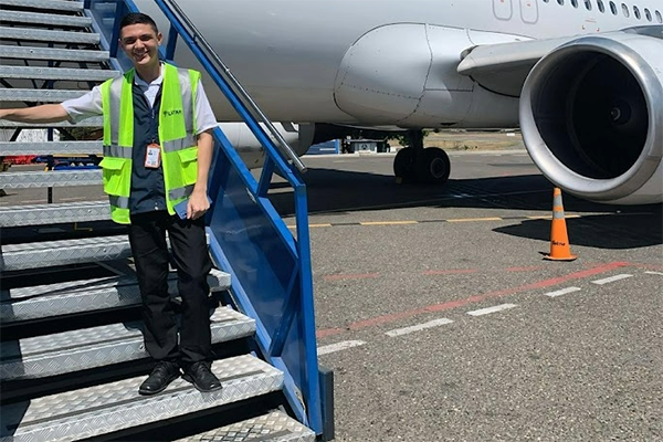 Miguel Angel Santiago, trabajador del sector aeronáutico. Foto cortesía