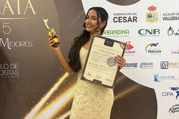Andrea Carolina Guerra fue proclamada como la “Periodista Joven del año 2025”. Foto Universidad Sergio Arboleda Andrea Carolina Guerra fue proclamada como la “Periodista Joven del año 2025”. Foto Universidad Sergio Arboleda