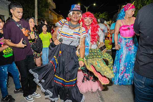 Estas figuras son protagonistas de comparsas donde la risa, la sátira y el baile se mezclan con el respeto por las costumbres ancestrales. Foto Alcaldía de Ciénaga Estas figuras son protagonistas de comparsas donde la risa, la sátira y el baile se mezclan con el respeto por las costumbres ancestrales. Foto Alcaldía de Ciénaga