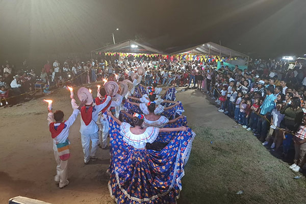 Las comparsas o comitivas también serán protagonistas, aportando baile, música y expresión artística. Foto Alcaldía de Sabanas de San Ángel