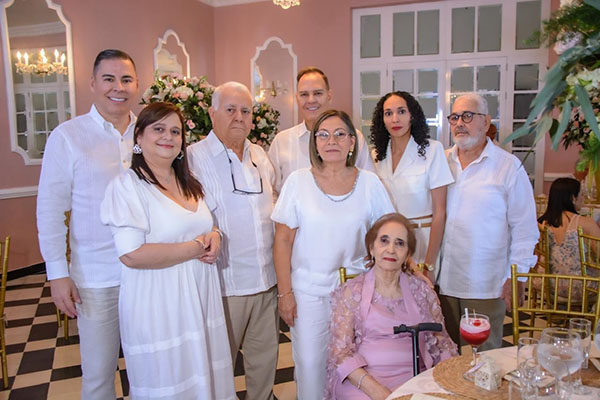 Orlando Arguelles, Ana Elisa Güida González, Jorge Ordóñez, Renato Guida De Andréis, Silvana Guida De Andréis, Any Ximena Molina y Carlos José Güida De Andréis. Orlando Arguelles, Ana Elisa Güida González, Jorge Ordóñez, Renato Guida De Andréis, Silvana Guida De Andréis, Any Ximena Molina y Carlos José Güida De Andréis.