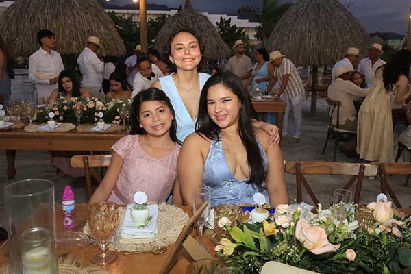 Emely Herrán, Taliana Herrán y Meliza Mesa.