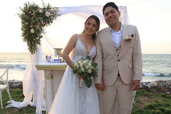 Los recién casados, Farid David Bentham y Tiana Ore llano
