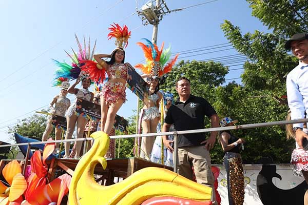 Carrozas decoradas con creatividad y simbolismo recorrieron la ciudad, representando la identidad y el orgullo cultural del pueblo samario. Foto derechos reservados EL INFORMADOR
