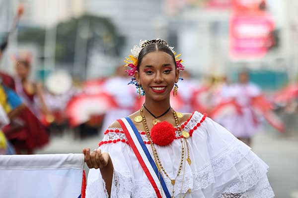 Debido a su condición geográfica, a los panameños se les conoce como “istmeños”, aunque su gentilicio oficial es “panameños”. (Foto EFE/Carlos Lemos).