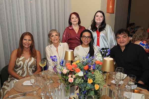 Eloísa Díaz Granados, Claudia Solano, Geomar Zapata, José Jaramillo, con Cecilia Vives Lacouture y Lucía de Fátima Bateman Vives.