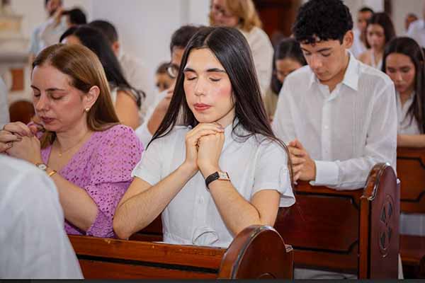 Con fe y compromiso, María Juliana Vives González, recibió el ‘sí’ en el sacramento de la Confirmación.